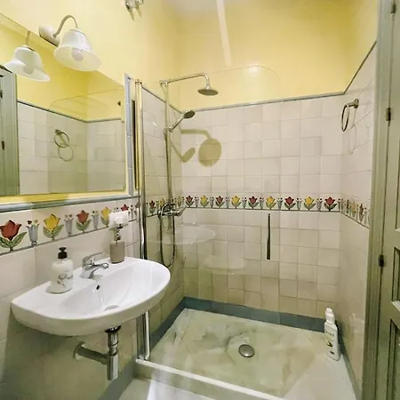 Center Apartment *